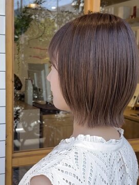 ノエル(noele) 切りっぱなしボブ