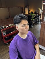 カットスペース キャロル(CUT SPACE CAROL) ツーブロスキンフェード