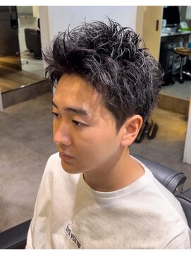 クオンヒール(QUON HEAL) スパイキーショートソフトツイストアップバングピンパーマn