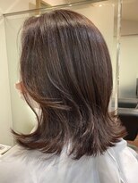 ポノ(Pono) 30代40代50代60代白髪ぼかしハイライト×ショートカット