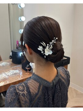 エメティ(Aimerty) シンプルシニョン♪