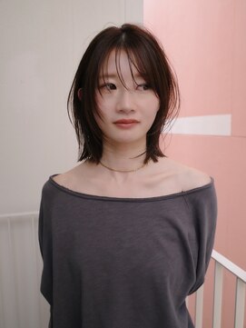 ヨー(Yoh-) 【ミディアムレイヤー/阿部達哉】外ハネ/ミディアムボブ