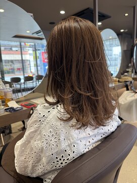 ショコララテ セミロングレイヤー　まろやかベージュ