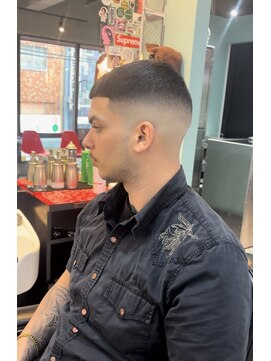 タイト スワッグ バーバーワークス(TIGHT SWAG BARBERWORKS) スキンフェード×Top30mm