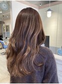 アッシュブラウン巻き下ろし赤羽イルミナカラーがある美容院