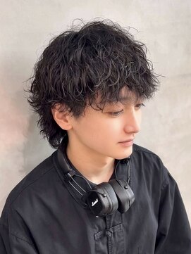 フィフス 天神大名(fifth) 波巻きスパイラルパーマセンターパート波巻きパーマツーブロック