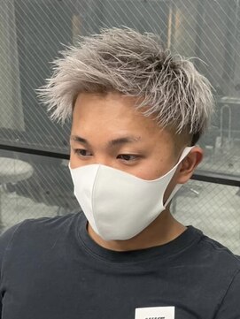 イーラ(era) ホワイトカラージェットモヒカン刈り上げツーブロック