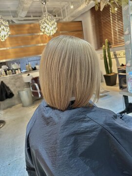 スリー(three) 柔色