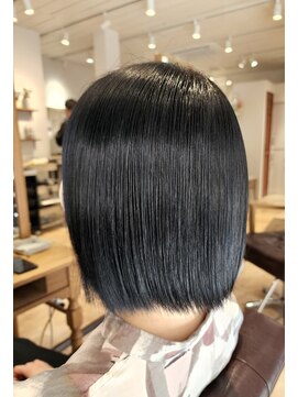 アマレット(Amaretto) 【パーソナルカラー診断×ブルーブラック】髪質改善