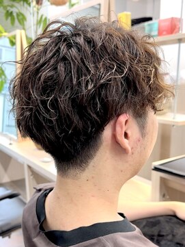 サロンドジョー(salon de joe) ツイストスパイラルパーマメンズマッシュ刈り上げ　奥東巧真