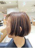 「脱白髪染め」肌映えするピンクボルドーカラー