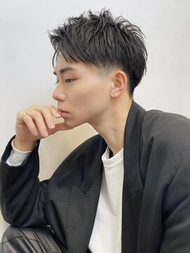 トルネード(TORNADO) スーツ短髪ツーブロック束感モテる黒髪フェザーパーマt327