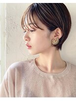 横顔美人になれる！頭の小さく見えるコンパクトショート
