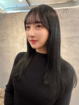 ヴィサージュバスク(VISAGE ba.s.k) 透明感ブルーブラック×ナチュラルレイヤー