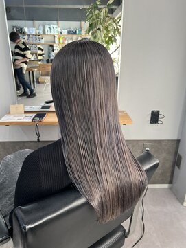 レブ 四条烏丸(Reb,) 秋色グレージュ