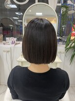 アルターシェリー(aL-ter che'rie) 切りっぱなしボブ黒髪/クラゲヘアー/オリーブグレー/小顔