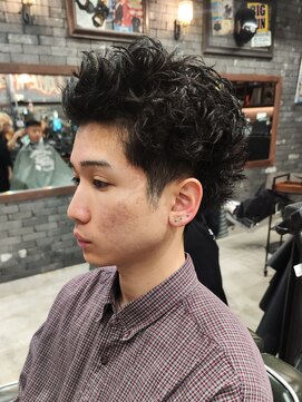 フォーコーナーズカットショップスリーセント 栄(FourCornersCutShop 3/cent) 仏陀パーマ/ブッダパーマ/スパイキーショート