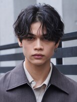 テン 心斎橋(tenn.)&nbsp;メンズセンターパート七三分けパートニュアンスパーマ刈り上げ