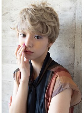 ミラレスカ 栄(MIRA RESCA) ミラレスカ 外国人風大人可愛いエアリーショートbyウラタニ