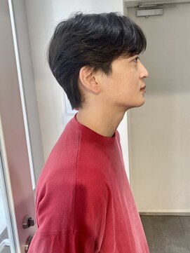 ユーフォリア 渋谷グランデ(Euphoria SHIBUYA GRANDE) センターパート　刈り上げなし　毛流れパーマ　MOMO