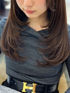 フェミニンミディレイヤー