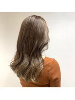 イーチ ヘアーアンドトータルビューティ(each hair&total beauty)&nbsp;透け感ベージュゴールド/ミディアムロング 【青木元子】