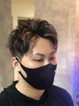 ヘアールームノア(Hair room Noa) ツーブロックセンターパートショート