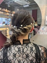 コージー(Kozy) ☆結婚式お呼ばれヘアアレンジ/ゆるふわサイド編みおろし☆