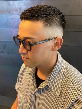 ディスイズバーバーサード(THIS IS BARBER 3rd) スキンフェード　坊主　バーバースタイル　10代20代