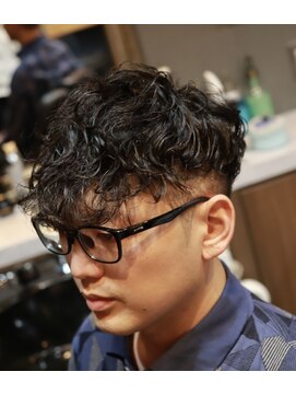 バーバーショップ スバル(BARBERSHOP SUBARU) ＜理容室＞＜バーバー＞メンズ　デザインパーマスタイル