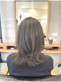 切りっぱなしミディアムレイヤーボブ