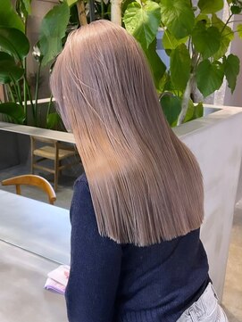 リムレスバイサンク 万代 新潟駅(LIMLESS by cinq) ミルクティーベージュケアブリーチハイトーンカラーダブルカラー