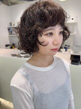 フィット ヒュー 千葉(fit hue) 黒髪/オリーブグレー/ココアベージュ/小顔/クラゲヘアー