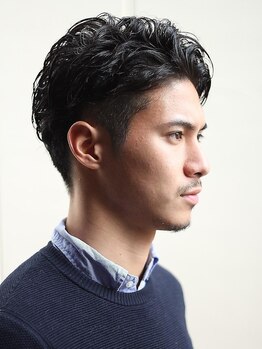 【本町駅1分】カット+炭酸シャンプー+眉カット\3500～★/忙しい方も空いた時間に気軽にご来店ください。