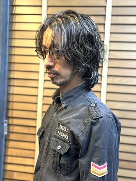 バーバーバー アカバネ(BARBER-BAR AKABANE) 大人のミディアムパーマスタイル
