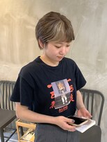 シー(Ciii)&nbsp;Stylistイケダ>>2色のベージュで作るデザインカラーカラー