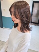 サン(Sun.)&nbsp;【大人かわいい】肩はねミディ×ピンクベージュ