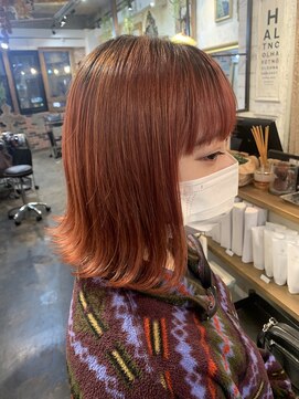 トロニー(TLONY) あえて根元を残した黒染めからのピンクレッド stylist/miaki