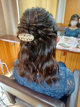 エクステンション クーチャー(Extention Cu'cha) ウエーブ巻き　ねじりハーフアップ(^O^)