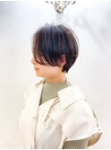 20代、30代、40代 前髪長めの綺麗目ショート カーキベージュ