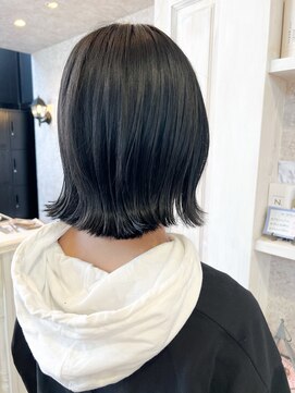 キャアリー(Caary) 福山人気 Caary 切りっぱなしボブ 外ハネ くびれミディ