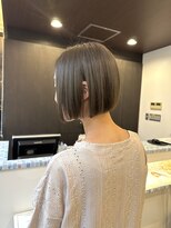 アロー ヘアー(arrow hair) ＊ワンブリーチ×オリーブ×ボブ