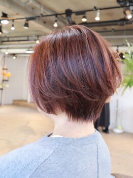 エムオー(MO:)の写真/気になる白髪をしっかりとカバーするのはもちろん、貴方に合わせたお洒落なグレイカラーをご提案します。