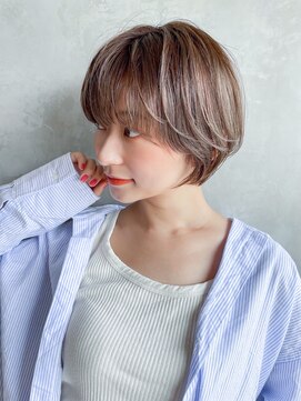 シオン(shion) 似合わせカット刈り上げボブマロンベージュメルティカラー_8595