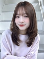 ウル 表参道(HOULe) レイヤーカット 顔まわりレイヤー ベージュカラー 透明感カラー