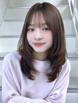 コレクティブワーク 表参道 渋谷(COLLECTIVE WORK) レイヤーカット 顔まわりレイヤー ベージュカラー 透明感カラー