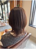 大人ショートウルフレイヤー小顔カット前髪ありアッシュカラー