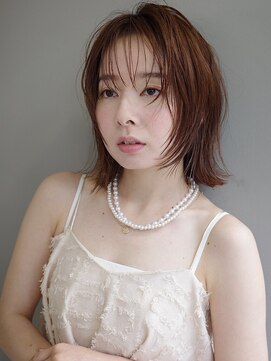 シア(sia) シャギーボブレイヤーボブぱつっとボブタッセルボブ心斎橋南船場