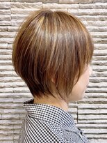 ビスカーム 浦和店(Vis calm)&nbsp;【30代 40代】白髪ぼかしハイライト×美シルエット大人ショート