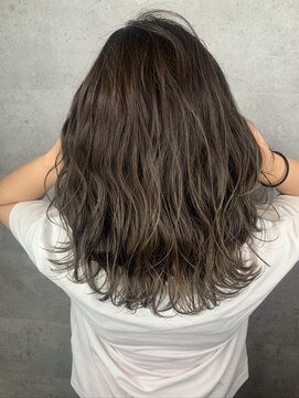 アンダーバーホワイト 堺東店(_WHITE) ベージュグレー,色持ち１ヶ月,ブリーチなし／髪質改善